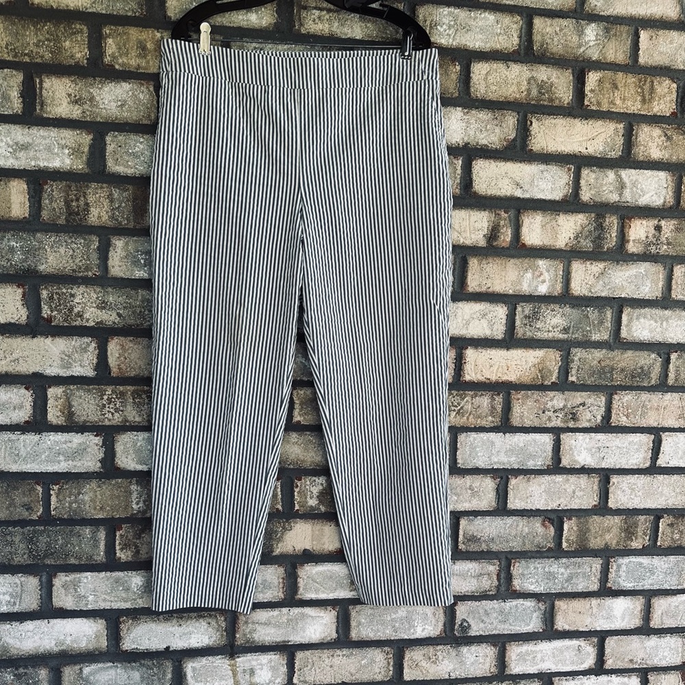 JNY gray/blue white striped seersucker style pants. Lightweight